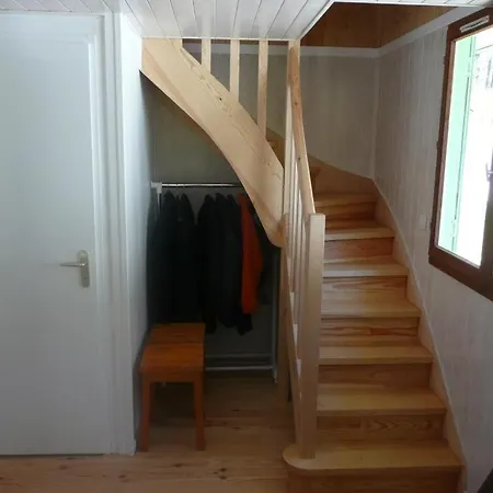 Chalet Et Pourquoi Pas Des Naturistes A La Jenny ? *